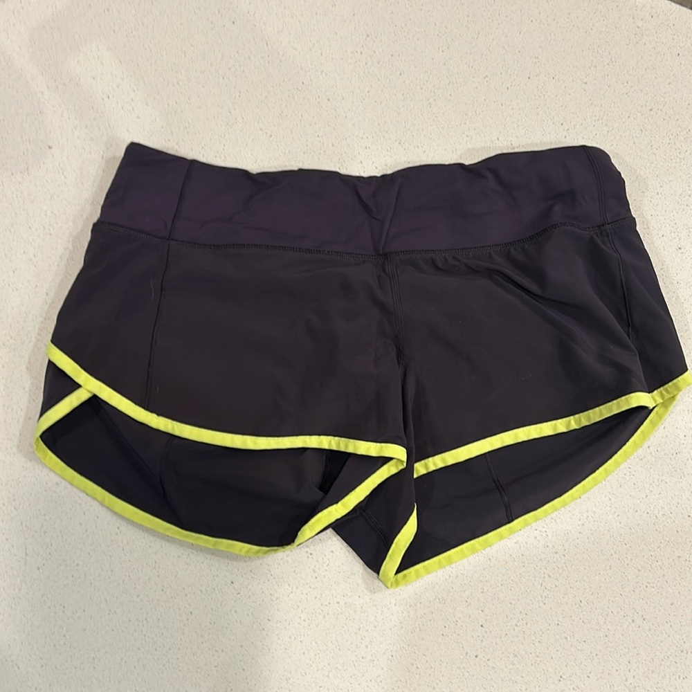 Lululemon speed-up low rise lined shorts 2.5” size 6